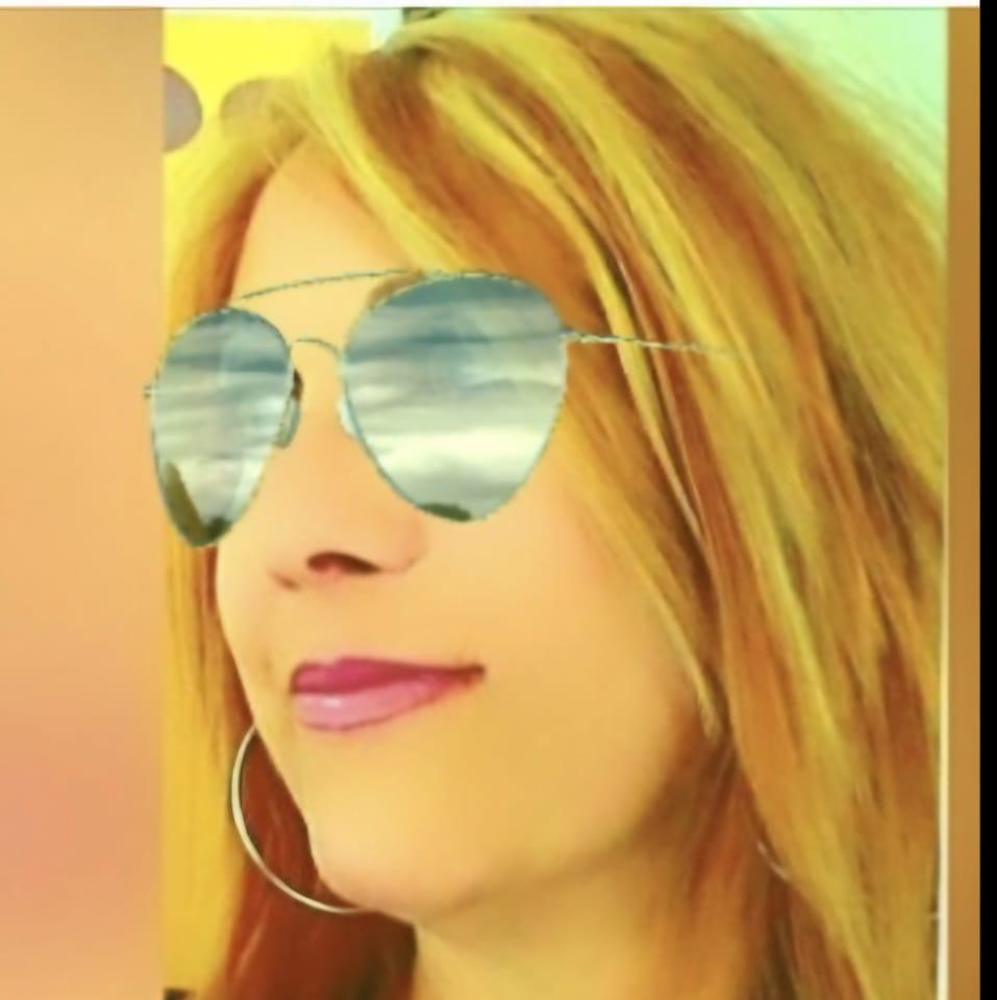 Meet your Posher, Elaine